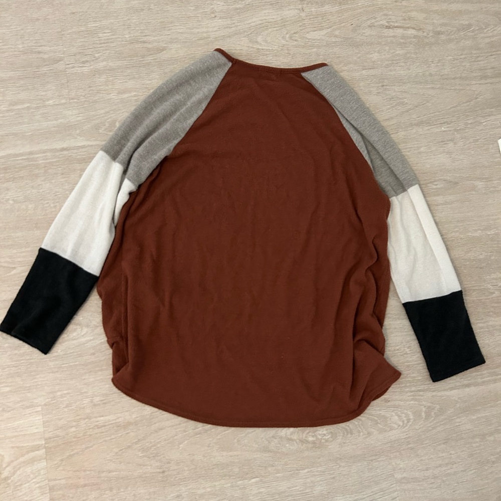Colorblock Women's Top - Picture 6 of 6
